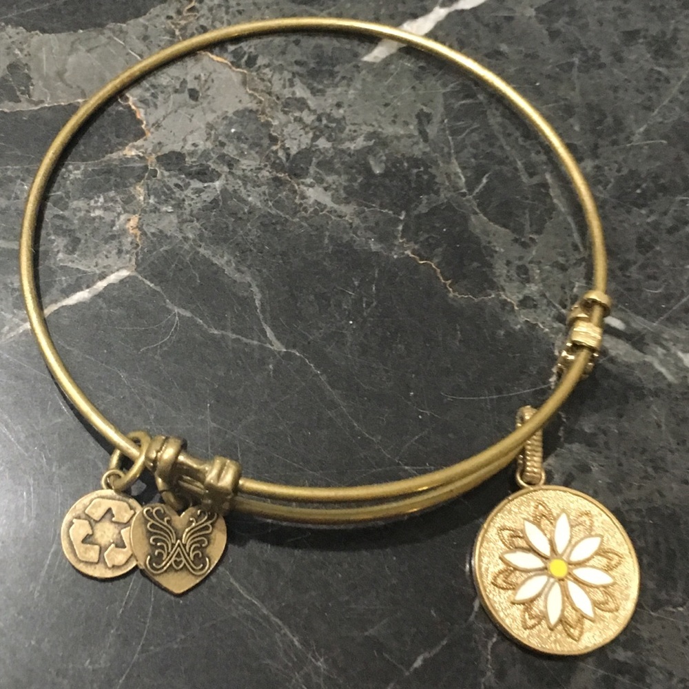 Angelica daisy bracelet